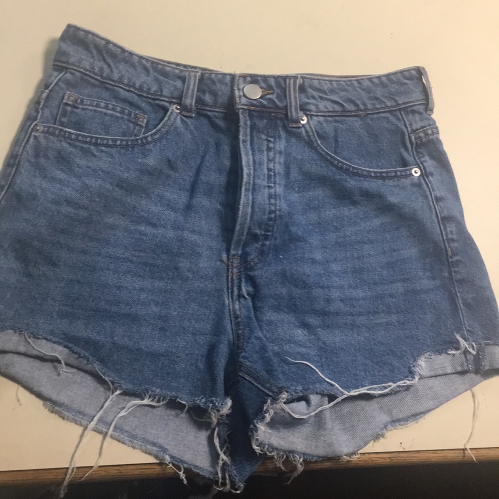 H&M size 8 shorts
